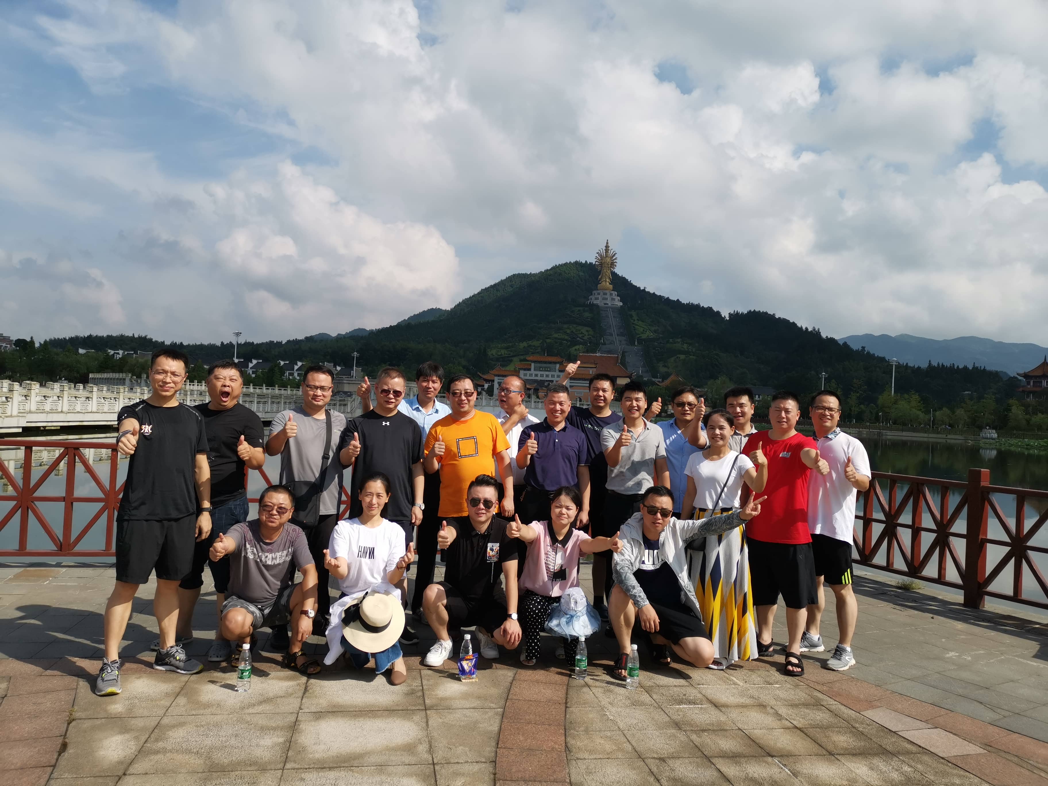 湘能楚天-2019年营销易游在线平台出游